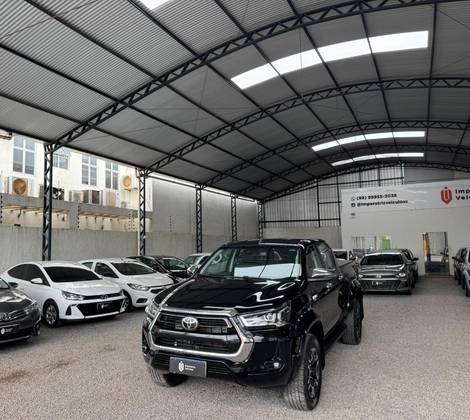 TOYOTA HILUX 2.8 D-4D TURBO DIESEL CD SRX PLUS 4X4 AUTOMÁTICO